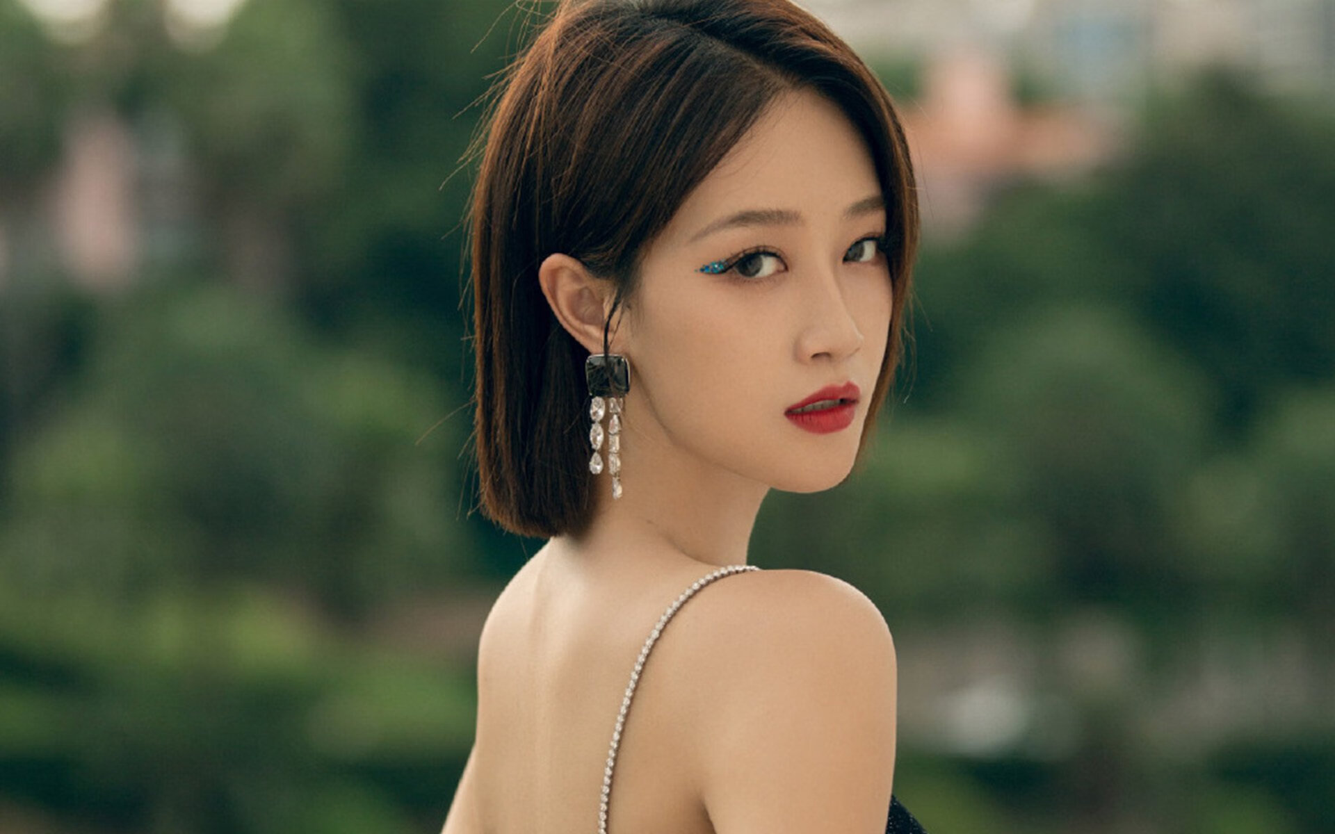 花式轮滑表演，青春活力无限展现，花式轮滑教学视频16分钟