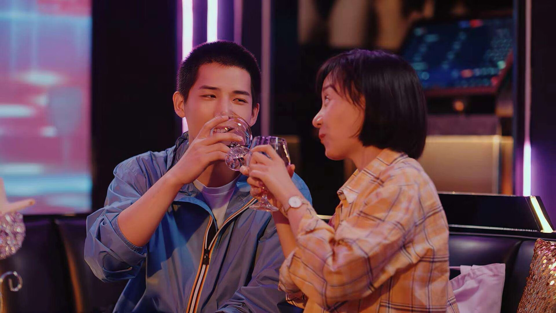 “新都香城赛场，福乐球选手火力全开！”