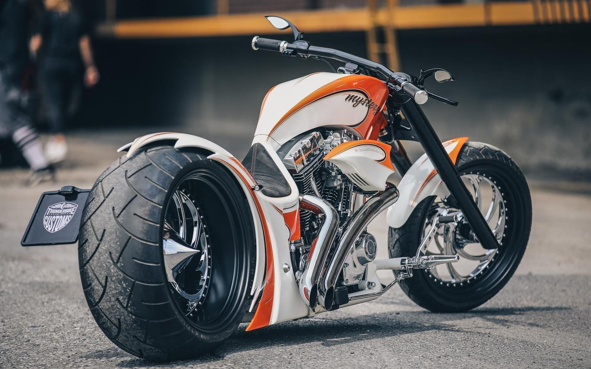 “短柄墙球：高新区全民健身馆赛场，战术布局与精准出击的完美结合”