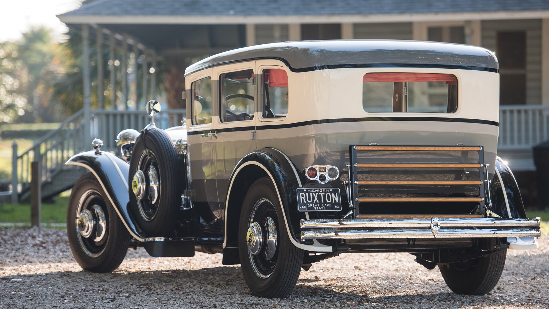 赫罗纳紧密传控体系提升控场效率,赫罗纳队服