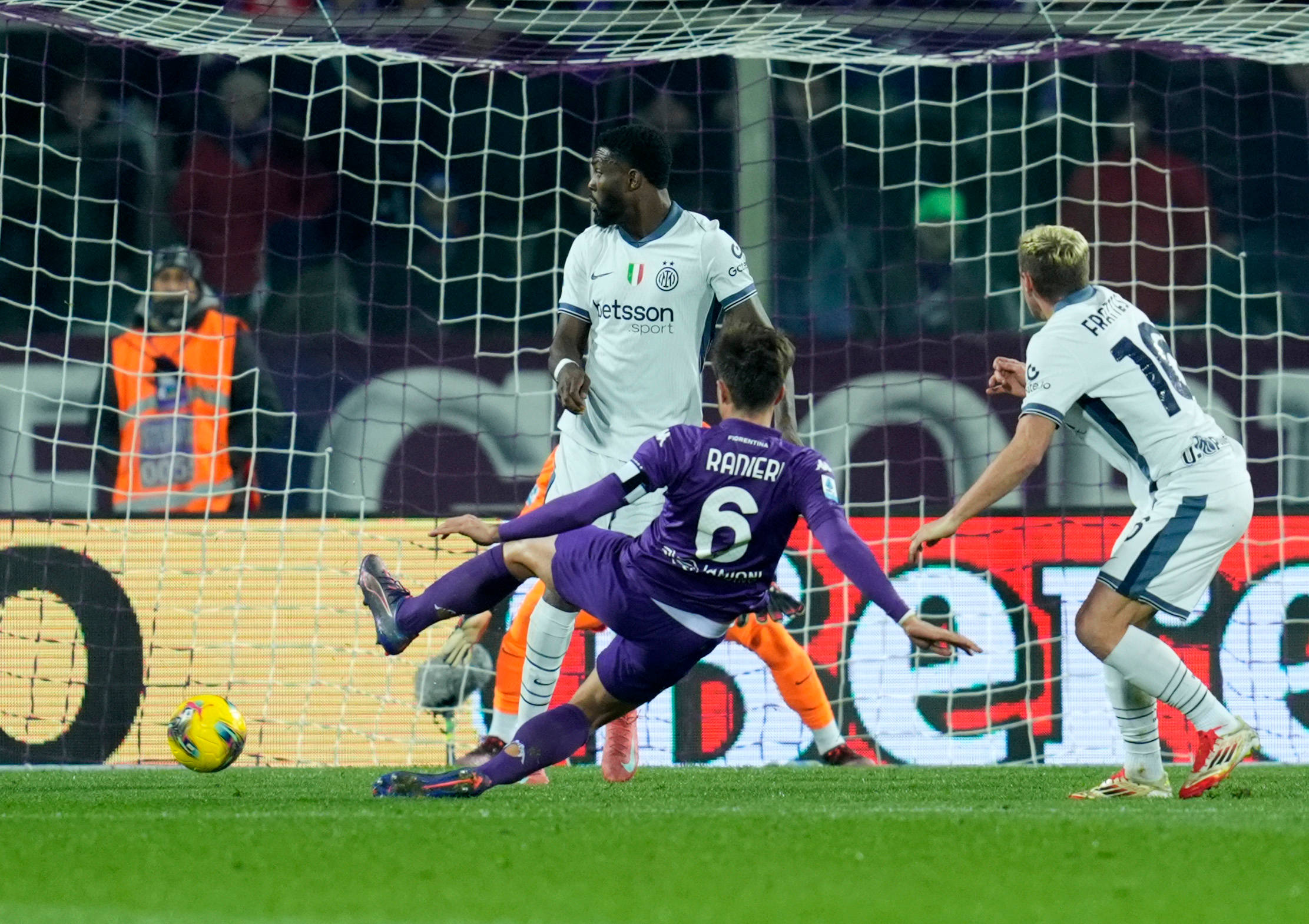 b体育下载:意甲的历史伟大瞬间：再度回顾经典比赛的简单介绍