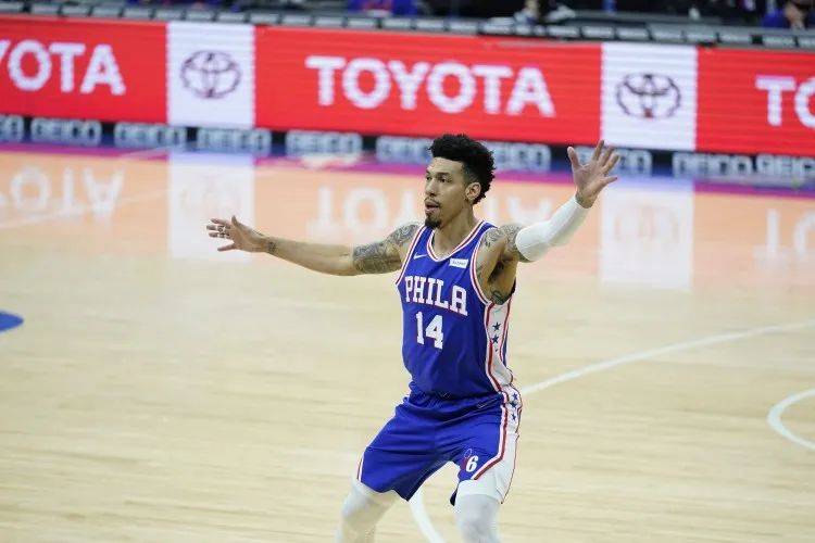 包含B体育APP:某教练“下课”，球迷：这结局是“意料之中”！的词条