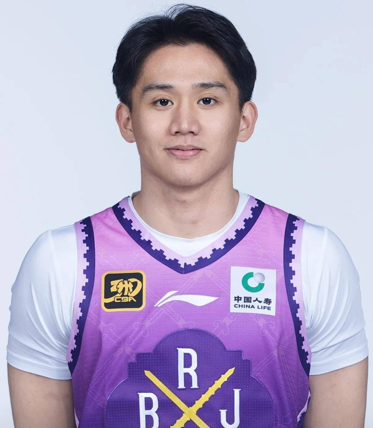 B体育官网：CBA常规赛MVP揭晓，谁是本赛季最佳球员？的简单介绍