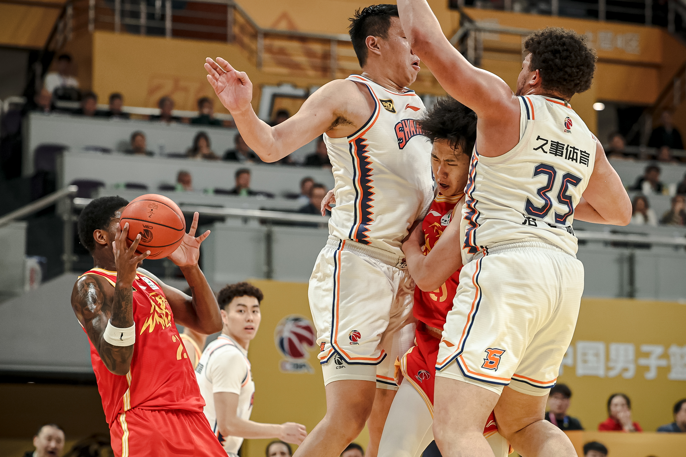 包含B体育官网：CBA季后赛半决赛开战，强强对话引人关注的词条