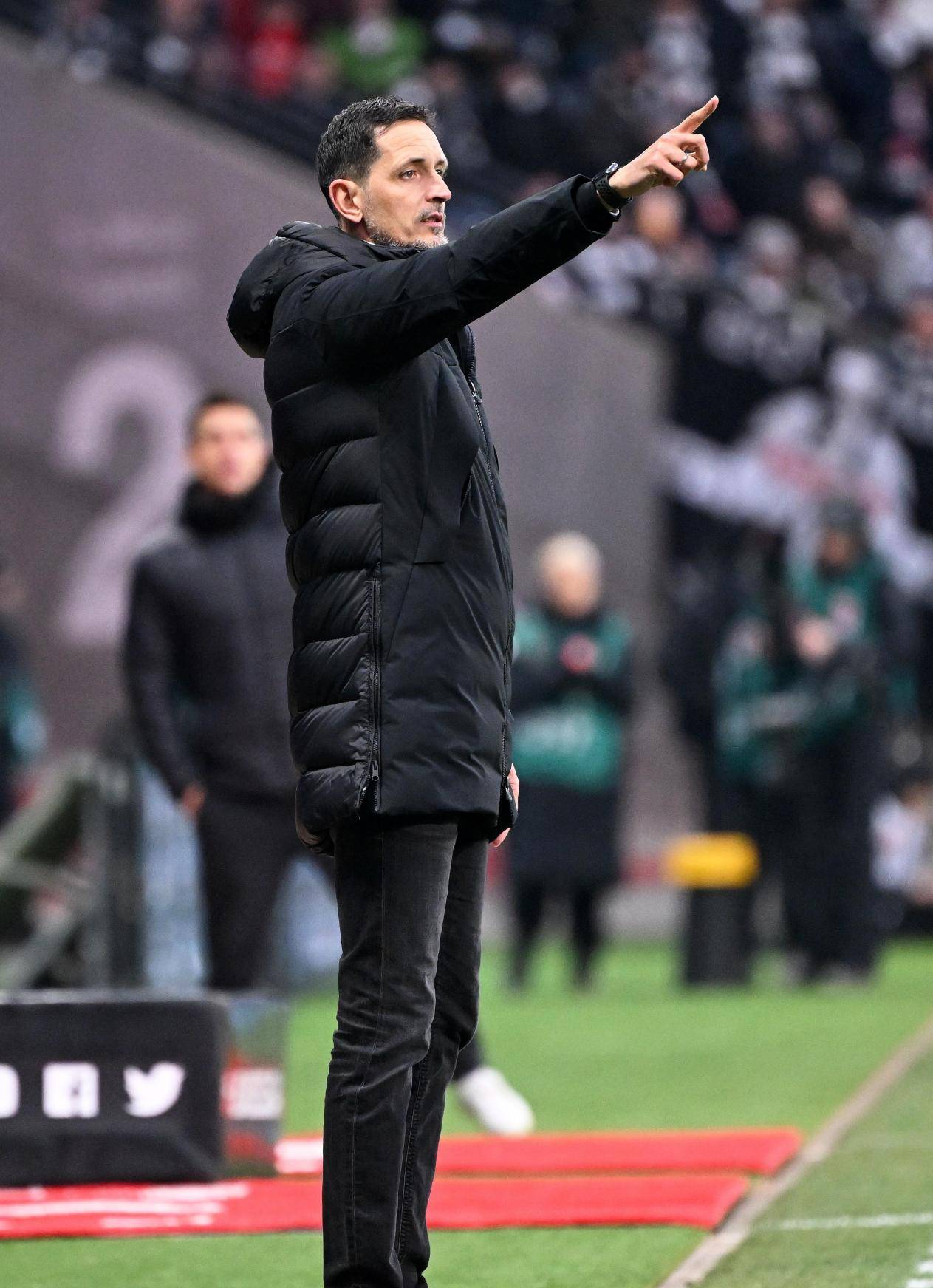 b体育下载：德甲法兰克福的战术体系与成功秘诀的简单介绍