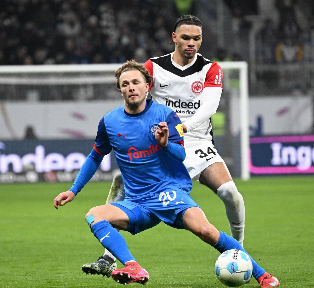 关于b体育下载:德甲的对抗训练：如何提高球员的身体素质的信息